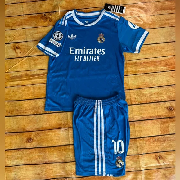 Real Madrid Kylian Mbappé 2025-26 Set For Kids - Picture 3 of 7